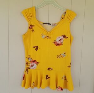 Suzy Shier Yellow Floral Peplum Sleeveless Top Size Small